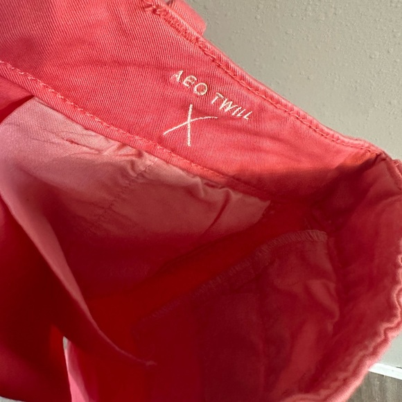 5/$25 American Eagle Outfitters Super Stretch Aeo Twill Pink Midi Shorts - Picture 5 of 5